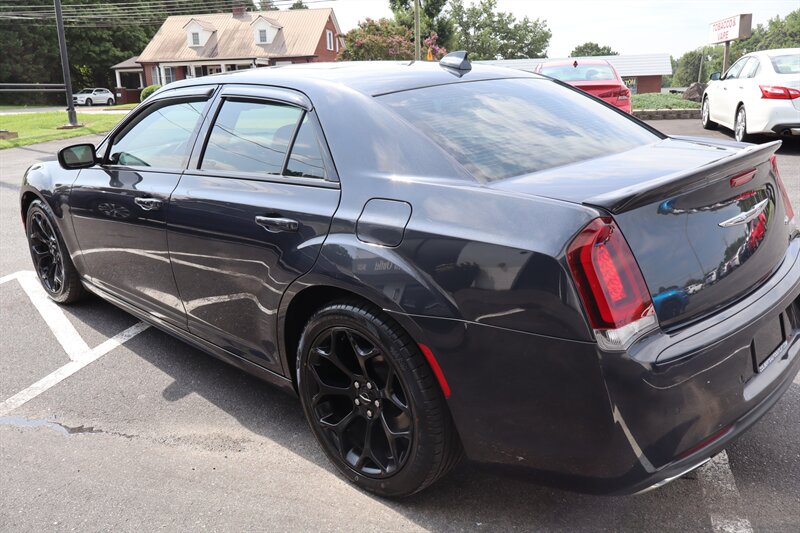 2018 Chrysler 300 Series S - Photo 5 - Hickory, NC 28601