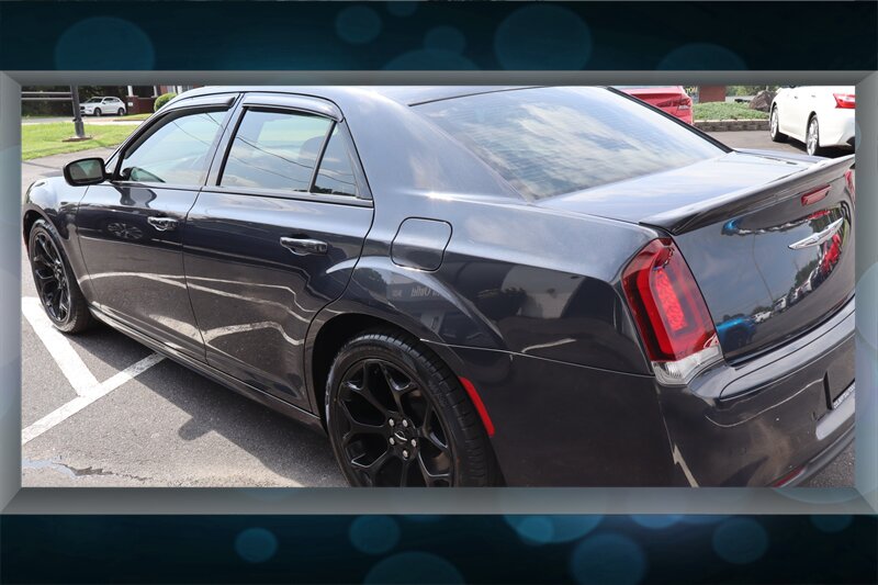 2018 Chrysler 300 Series S - Photo 5 - Hickory, NC 28601