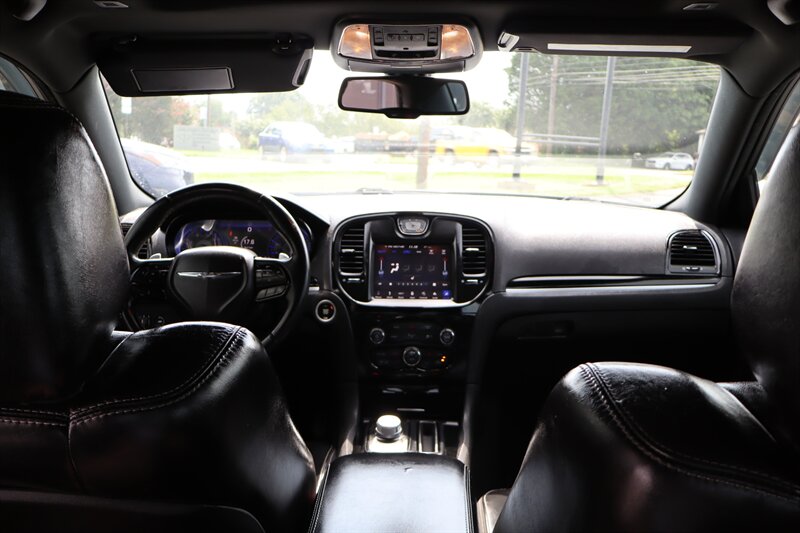 2018 Chrysler 300 Series S - Photo 54 - Hickory, NC 28601