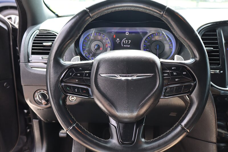 2018 Chrysler 300 Series S - Photo 26 - Hickory, NC 28601