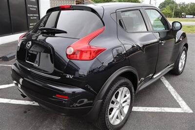 2011 Nissan Juke SV 4dr Crossover 6M   - Photo 8 - Hickory, NC 28601