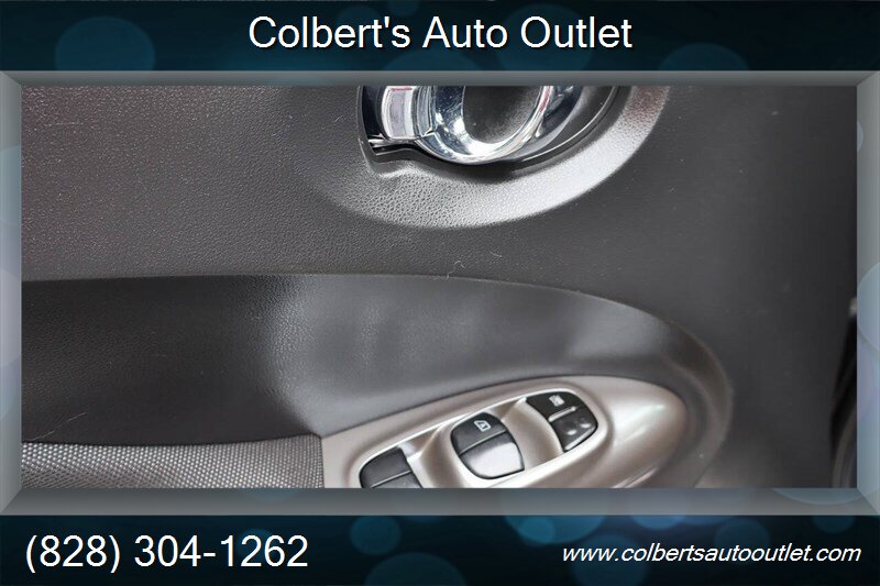 2011 Nissan Juke SV 4dr Crossover 6M - Photo 20 - Hickory, NC 28601