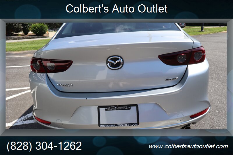 2019 Mazda Mazda3 Sedan Select - Photo 9 - Hickory, NC 28601
