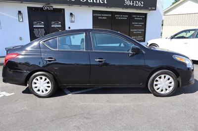 2018 Nissan Versa SV 4dr Sedan   - Photo 9 - Hickory, NC 28601