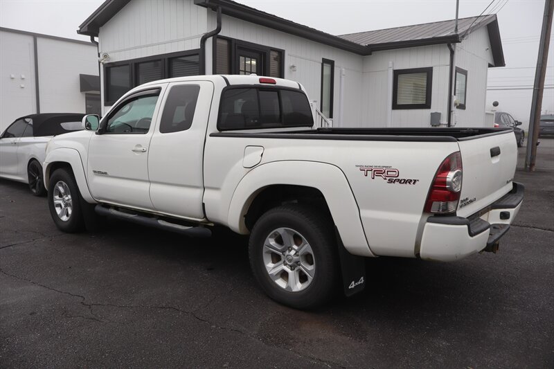 2009 Toyota Tacoma V6 - Photo 2 - Hickory, NC 28601
