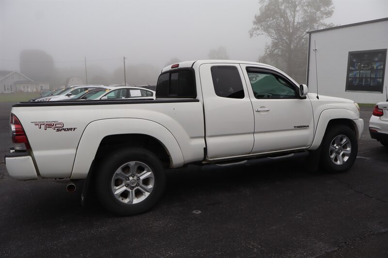 2009 Toyota Tacoma V6 - Photo 3 - Hickory, NC 28601