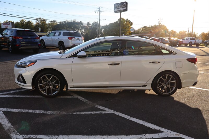 2018 Hyundai SONATA Limited 2.0T+ - Photo 12 - Hickory, NC 28601