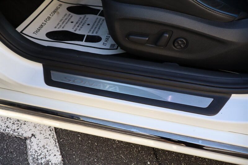 2018 Hyundai SONATA Limited 2.0T+ - Photo 32 - Hickory, NC 28601