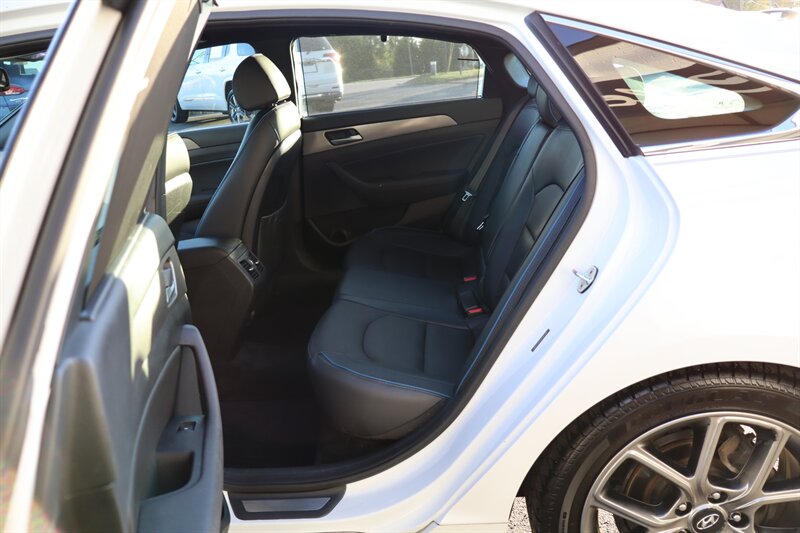 2018 Hyundai SONATA Limited 2.0T+ - Photo 23 - Hickory, NC 28601