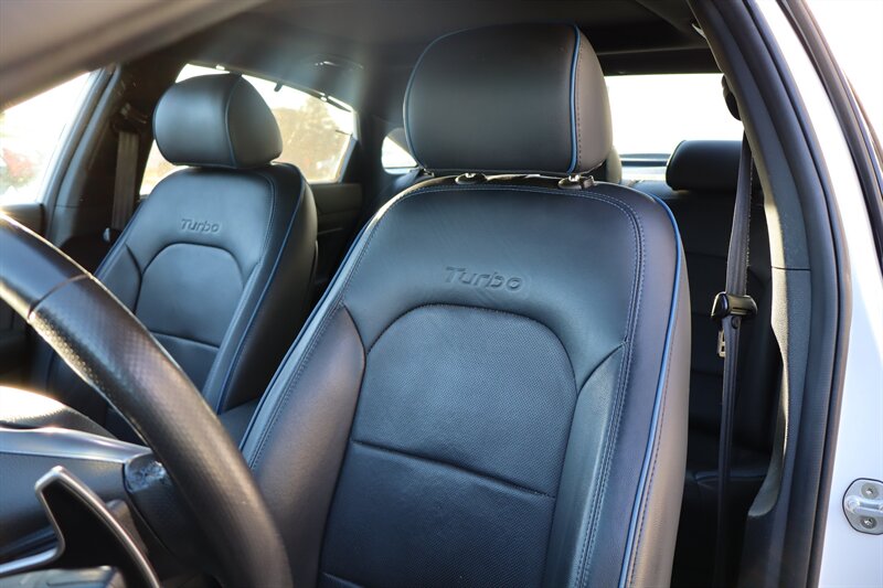 2018 Hyundai SONATA Limited 2.0T+ - Photo 15 - Hickory, NC 28601