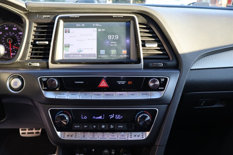 2018 Hyundai SONATA Limited 2.0T+ - Photo 26 - Hickory, NC 28601