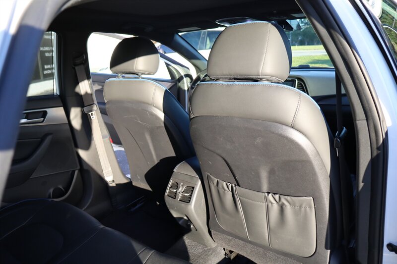 2018 Hyundai SONATA Limited 2.0T+ - Photo 21 - Hickory, NC 28601