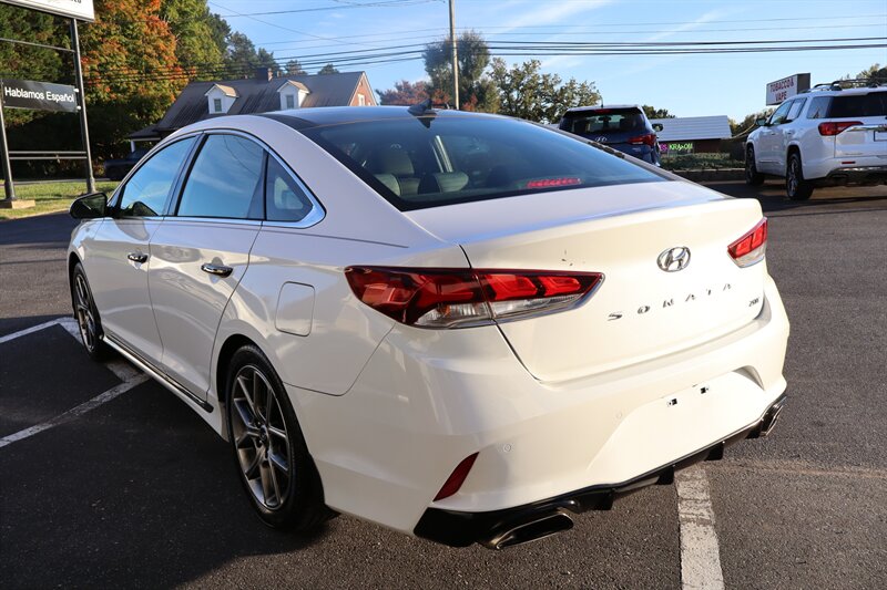2018 Hyundai SONATA Limited 2.0T+ - Photo 4 - Hickory, NC 28601