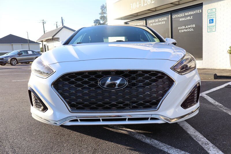 2018 Hyundai SONATA Limited 2.0T+ - Photo 6 - Hickory, NC 28601