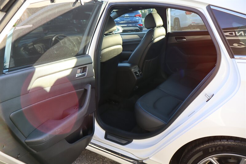 2018 Hyundai SONATA Limited 2.0T+ - Photo 22 - Hickory, NC 28601