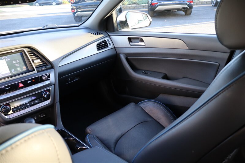 2018 Hyundai SONATA Limited 2.0T+ - Photo 29 - Hickory, NC 28601