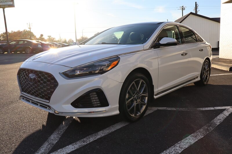 2018 Hyundai SONATA Limited 2.0T+ - Photo 3 - Hickory, NC 28601