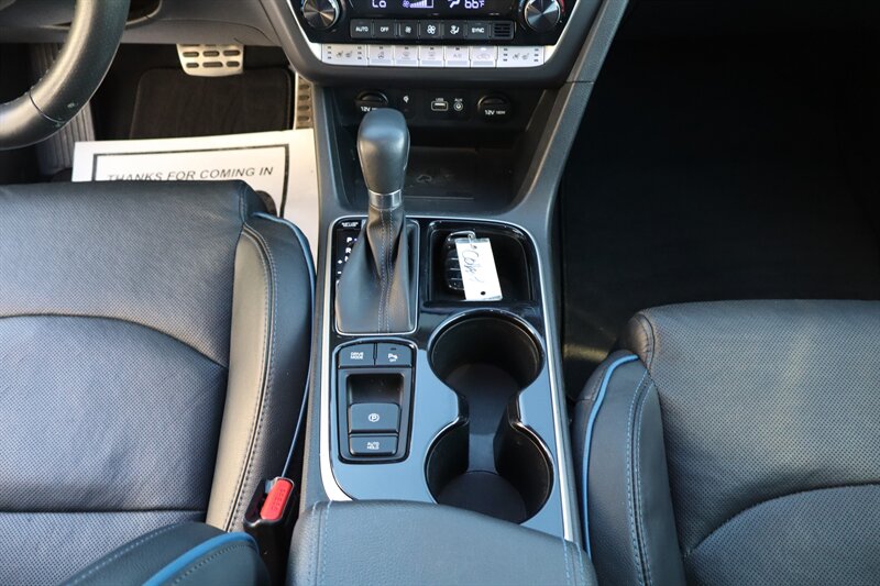 2018 Hyundai SONATA Limited 2.0T+ - Photo 27 - Hickory, NC 28601