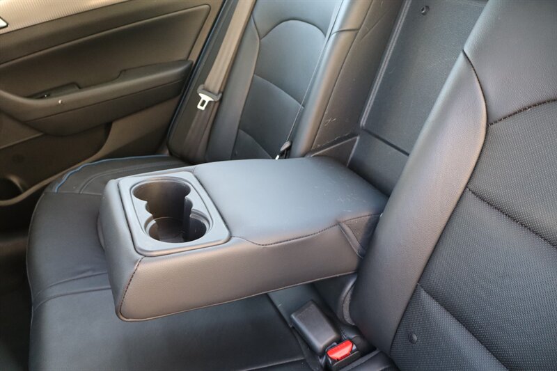 2018 Hyundai SONATA Limited 2.0T+ - Photo 31 - Hickory, NC 28601