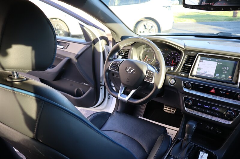 2018 Hyundai SONATA Limited 2.0T+ - Photo 28 - Hickory, NC 28601