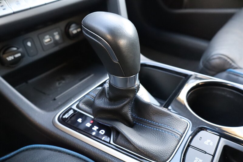 2018 Hyundai SONATA Limited 2.0T+ - Photo 37 - Hickory, NC 28601
