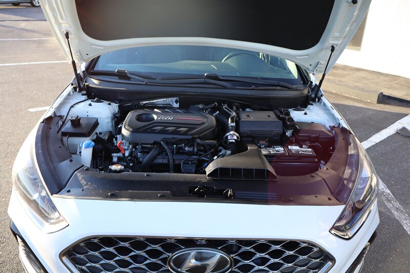 2018 Hyundai SONATA Limited 2.0T+ - Photo 7 - Hickory, NC 28601