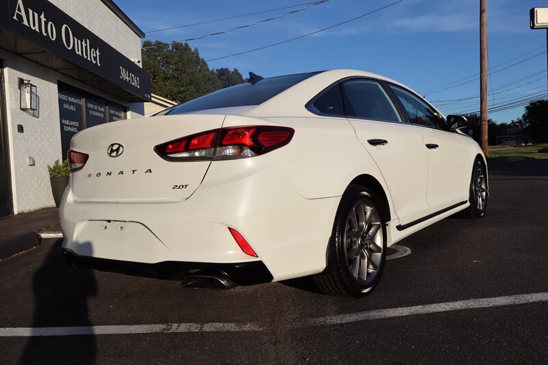 2018 Hyundai SONATA Limited 2.0T+ - Photo 5 - Hickory, NC 28601
