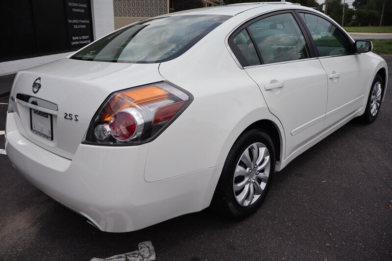 2009 Nissan Altima 2.5 S - Photo 8 - Hickory, NC 28601