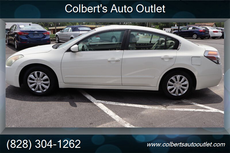 2009 Nissan Altima 2.5 S - Photo 5 - Hickory, NC 28601