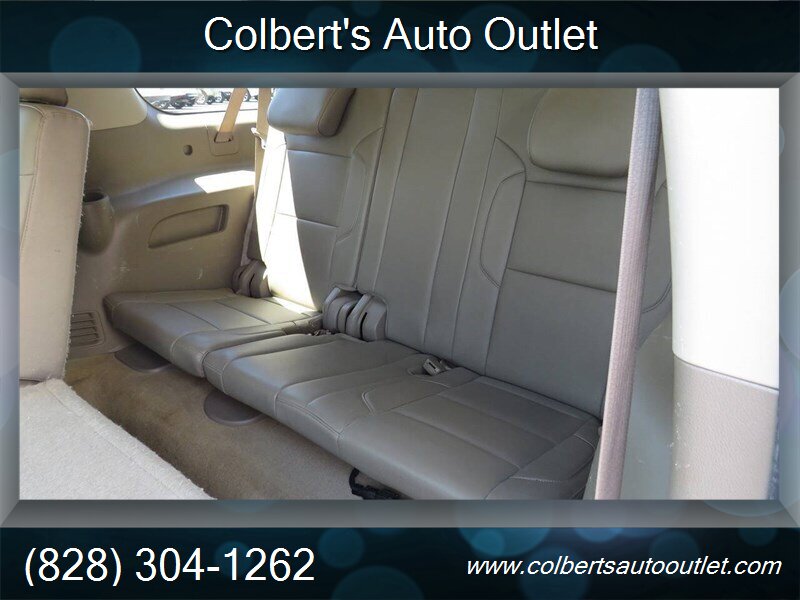 2016 GMC Yukon XL SLT 4x2 4dr SUV - Photo 15 - Hickory, NC 28601