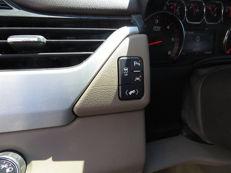 2016 GMC Yukon XL SLT 4x2 4dr SUV - Photo 25 - Hickory, NC 28601
