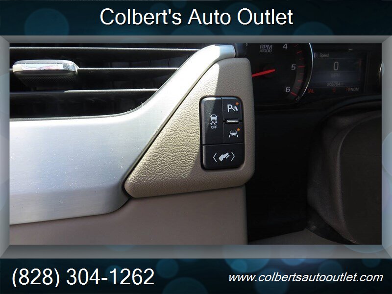 2016 GMC Yukon XL SLT 4x2 4dr SUV - Photo 25 - Hickory, NC 28601