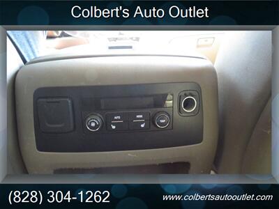2016 GMC Yukon XL SLT 4x2 4dr SUV - Photo 33 - Hickory, NC 28601