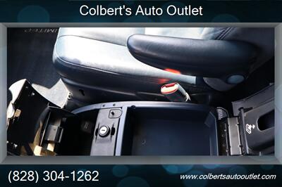 2001 Chrysler Town & Country Limited   - Photo 23 - Hickory, NC 28601