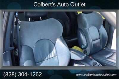 2001 Chrysler Town & Country Limited   - Photo 16 - Hickory, NC 28601