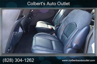 2001 Chrysler Town & Country Limited   - Photo 12 - Hickory, NC 28601