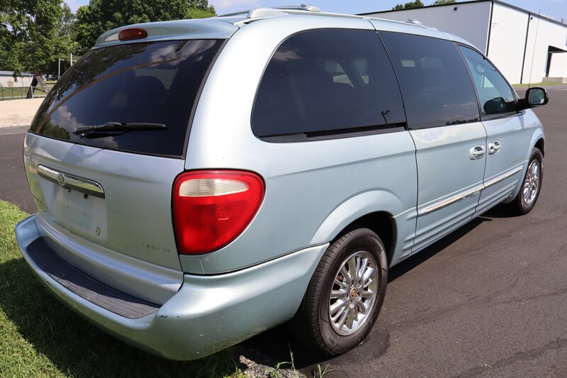 2001 Chrysler Town & Country Limited - Photo 8 - Hickory, NC 28601