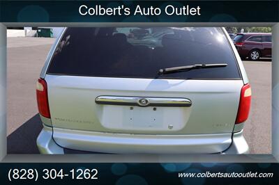 2001 Chrysler Town & Country Limited   - Photo 7 - Hickory, NC 28601