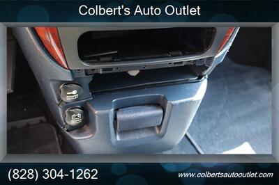 2001 Chrysler Town & Country Limited   - Photo 22 - Hickory, NC 28601