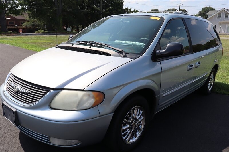 2001 Chrysler Town & Country Limited - Photo 4 - Hickory, NC 28601