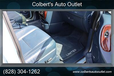 2001 Chrysler Town & Country Limited   - Photo 15 - Hickory, NC 28601