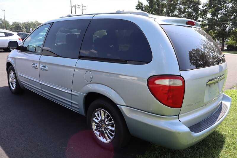 2001 Chrysler Town & Country Limited - Photo 6 - Hickory, NC 28601