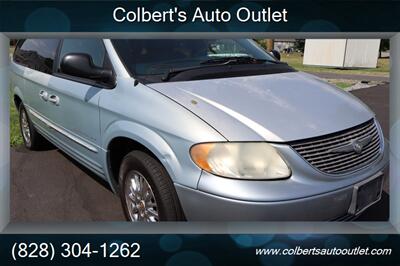 2001 Chrysler Town & Country Limited   - Photo 2 - Hickory, NC 28601