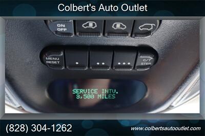 2001 Chrysler Town & Country Limited   - Photo 24 - Hickory, NC 28601