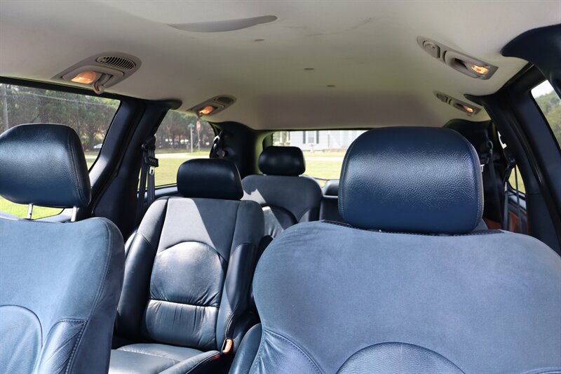 2001 Chrysler Town & Country Limited - Photo 25 - Hickory, NC 28601