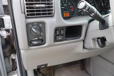 2001 Oldsmobile Silhouette Premiere 4dr Extended Mini Van   - Photo 22 - Hickory, NC 28601