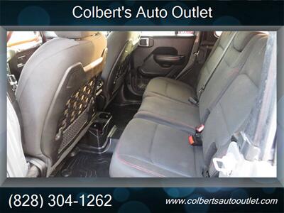 2018 Jeep Wrangler Rubicon 4x4 4dr SUV (midyear release)   - Photo 11 - Hickory, NC 28601