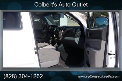 2013 Toyota Tacoma V6   - Photo 15 - Hickory, NC 28601