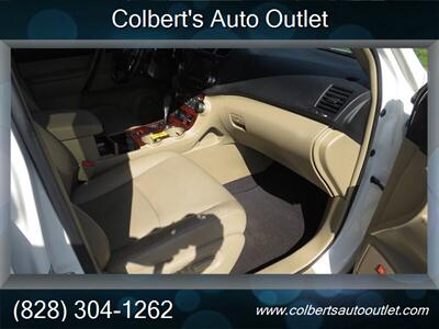 2012 Toyota Highlander Limited AWD 4dr SUV   - Photo 16 - Hickory, NC 28601