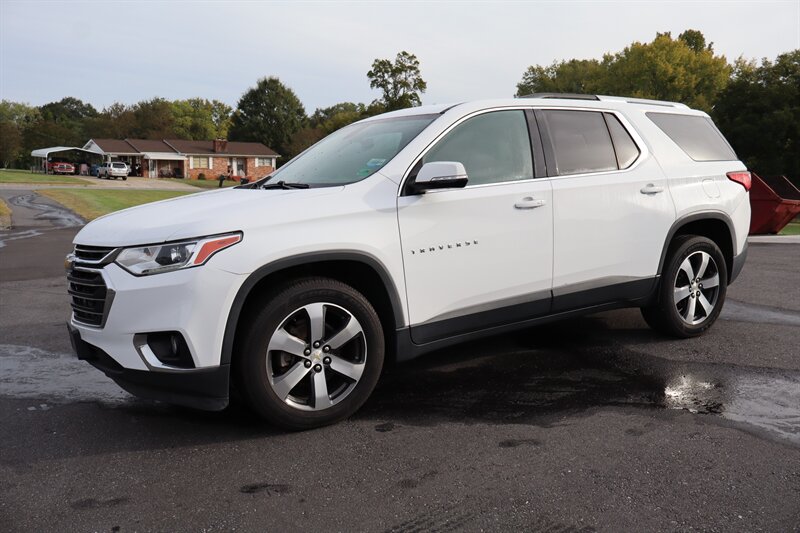 2018 Chevrolet Traverse LT Leather - Photo 2 - Hickory, NC 28601